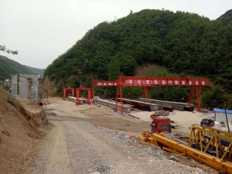 100T，跨度45M，升高15M門式起重機(jī)100T，跨度35M，升高15M、9M、8M皆有