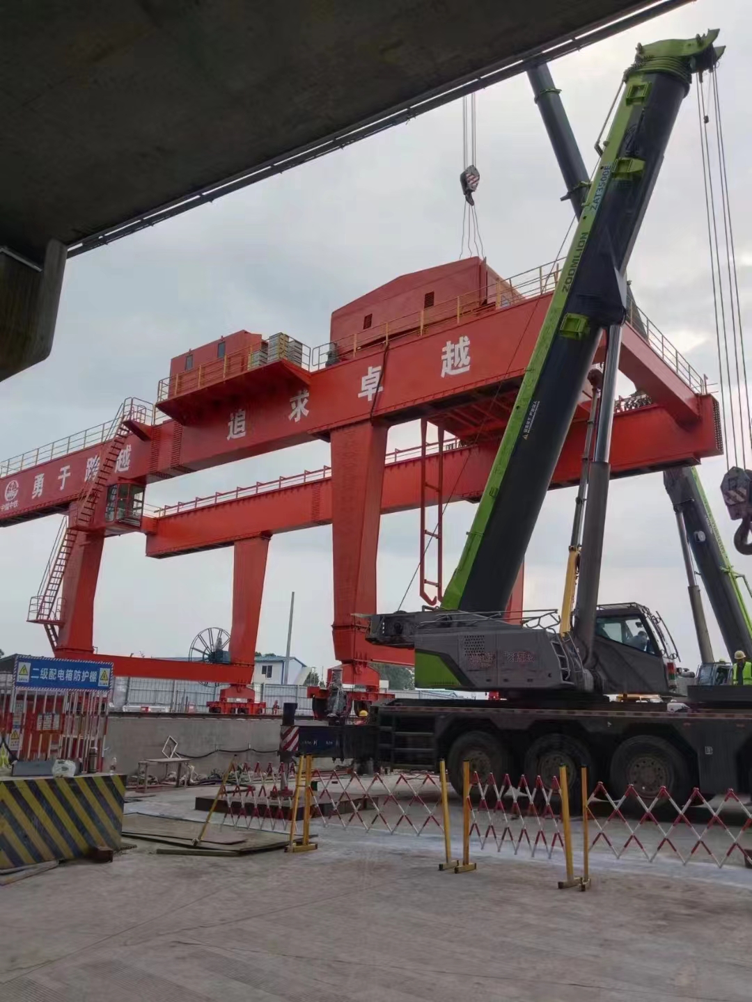 起重機出渣機75/30噸，跨度30米安裝完成
